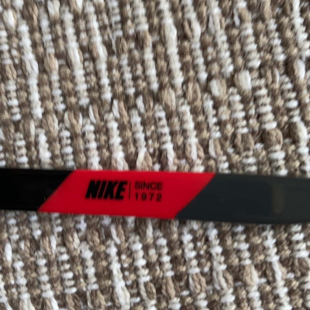 Nike - Picture 12 of 16